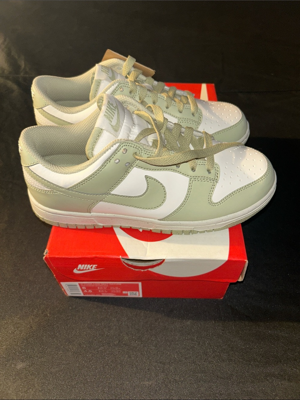 Nike Kids Low-Top Sneakers in Light Green and White